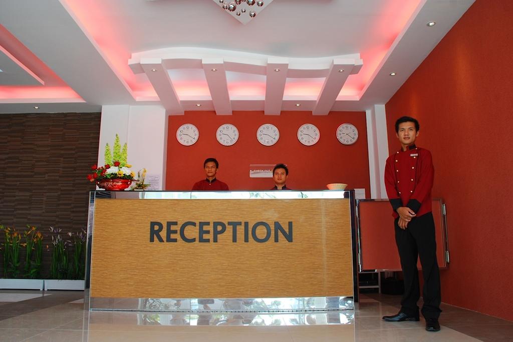 Hotel 72 Rangoon Buitenkant foto