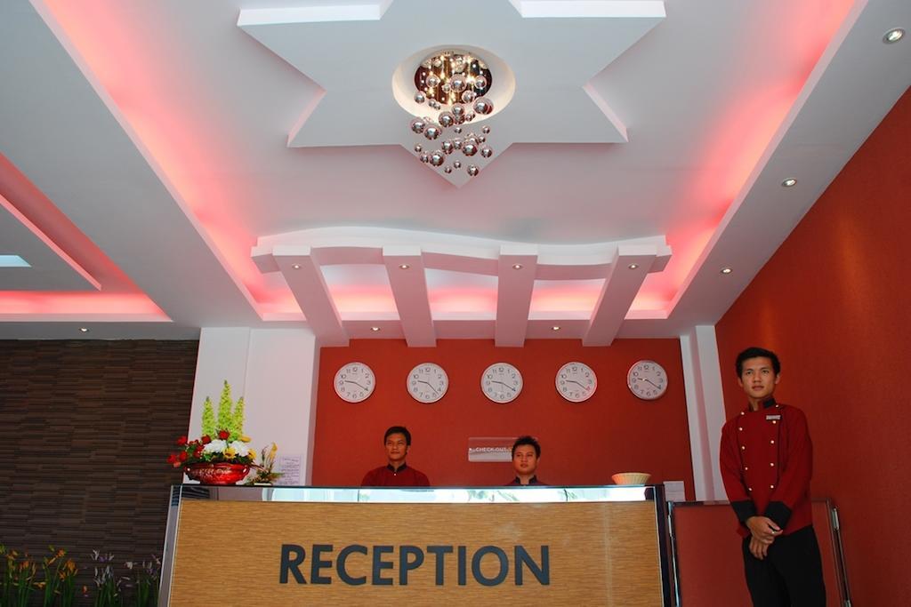 Hotel 72 Rangoon Buitenkant foto