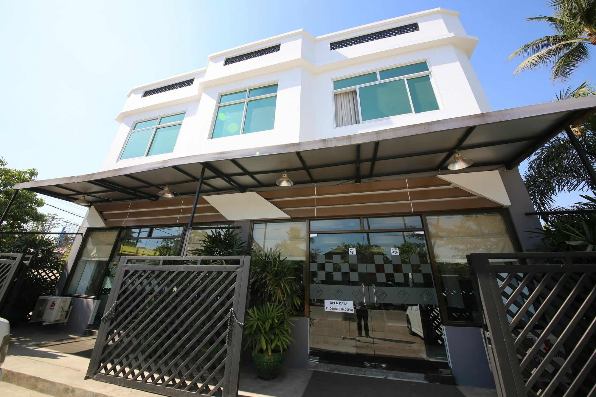 Hotel 72 Rangoon Buitenkant foto