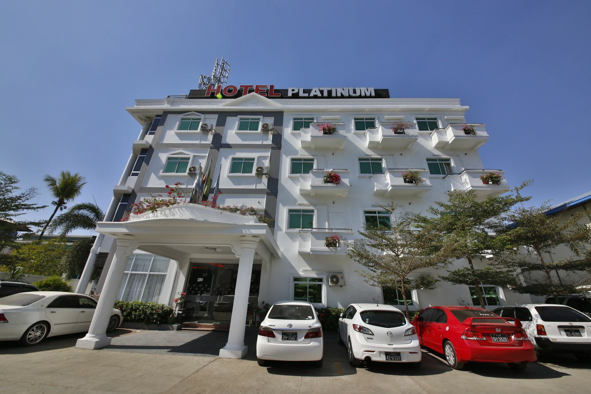 Hotel 72 Rangoon Buitenkant foto