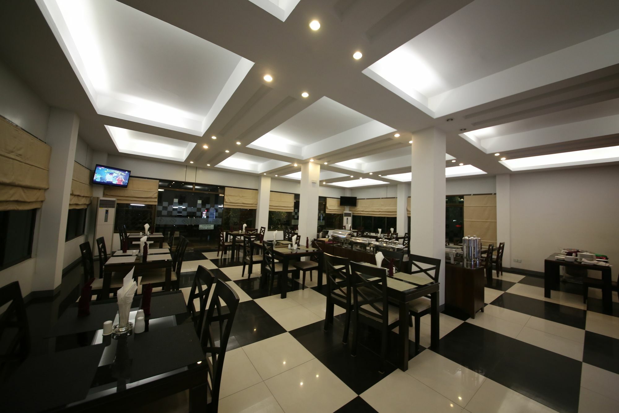 Hotel 72 Rangoon Buitenkant foto