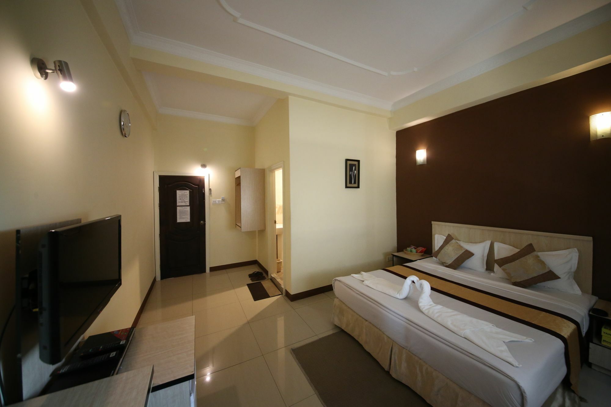 Hotel 72 Rangoon Buitenkant foto