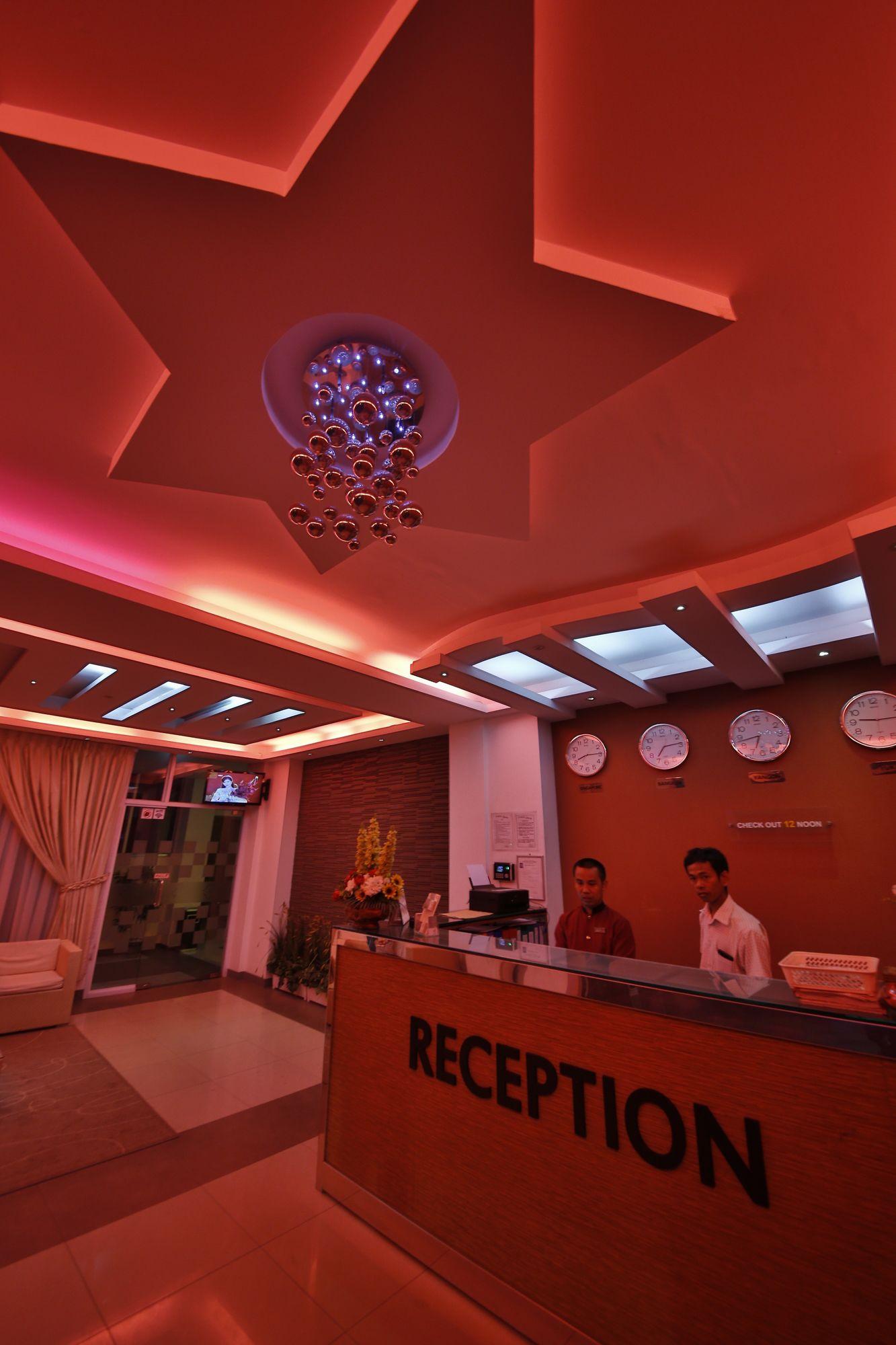 Hotel 72 Rangoon Buitenkant foto