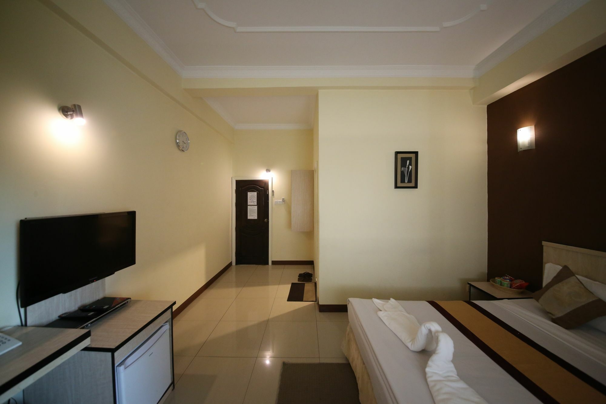 Hotel 72 Rangoon Buitenkant foto