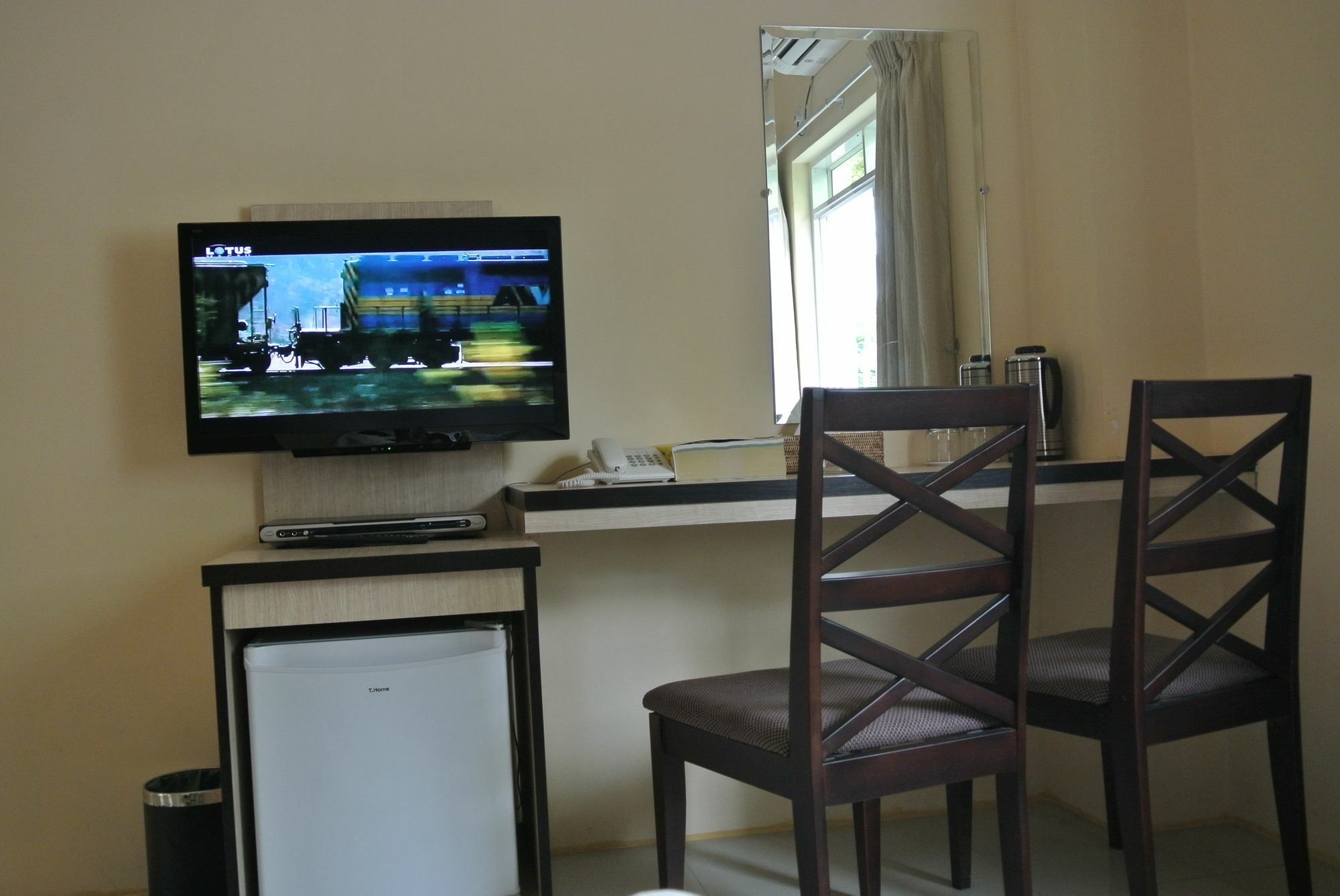 Hotel 72 Rangoon Buitenkant foto