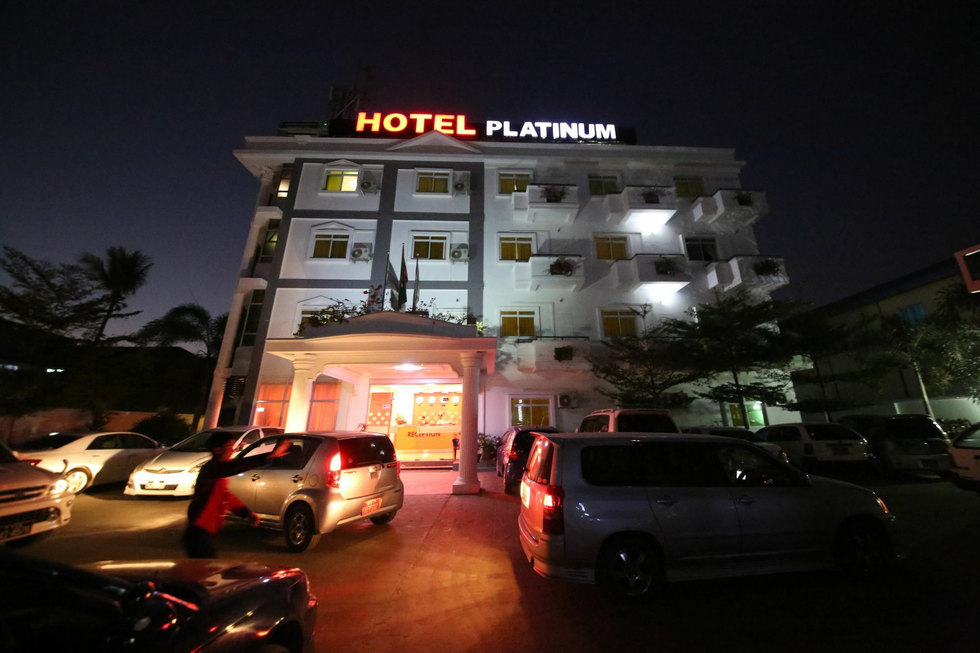 Hotel 72 Rangoon Buitenkant foto