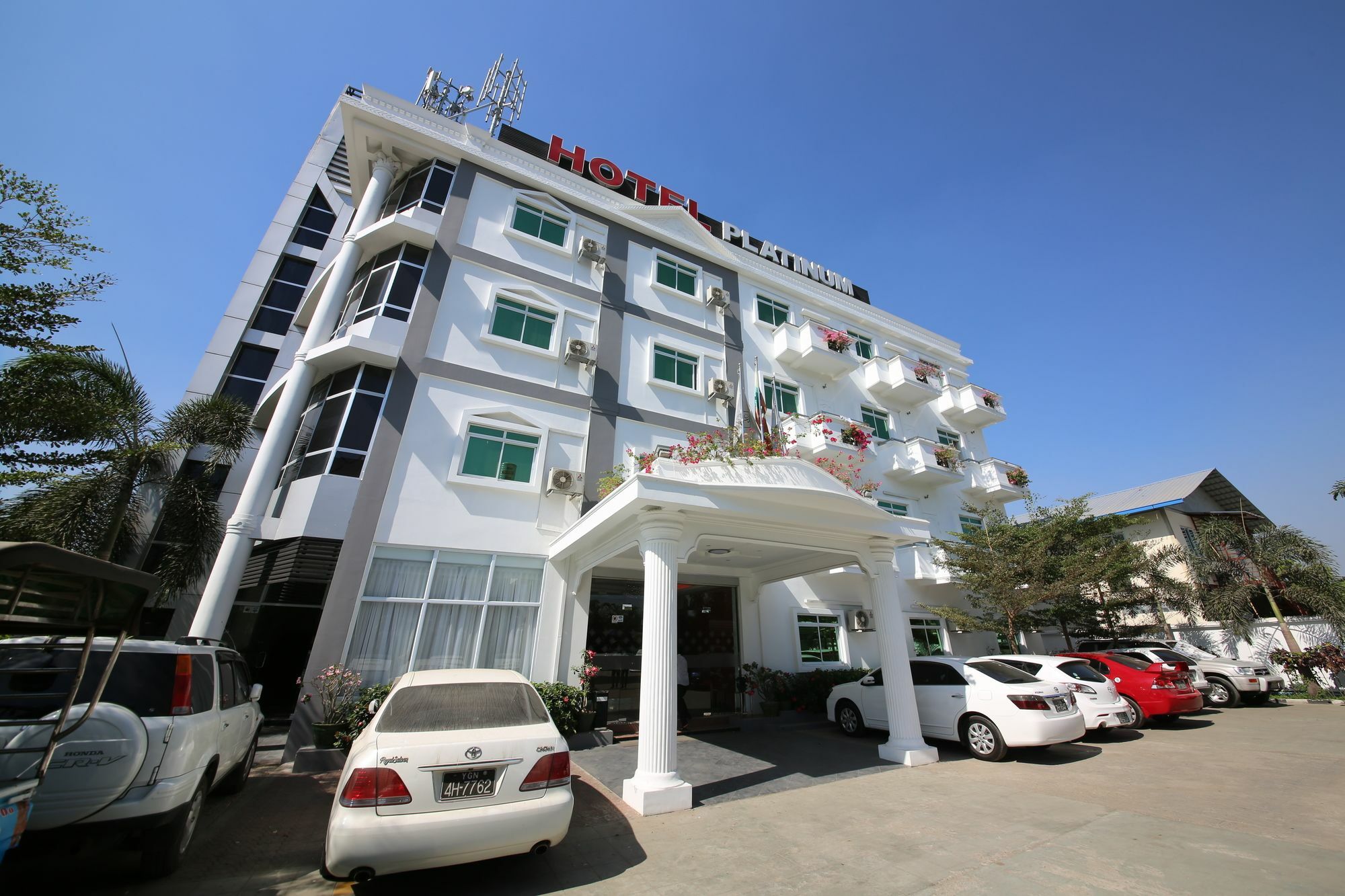 Hotel 72 Rangoon Buitenkant foto
