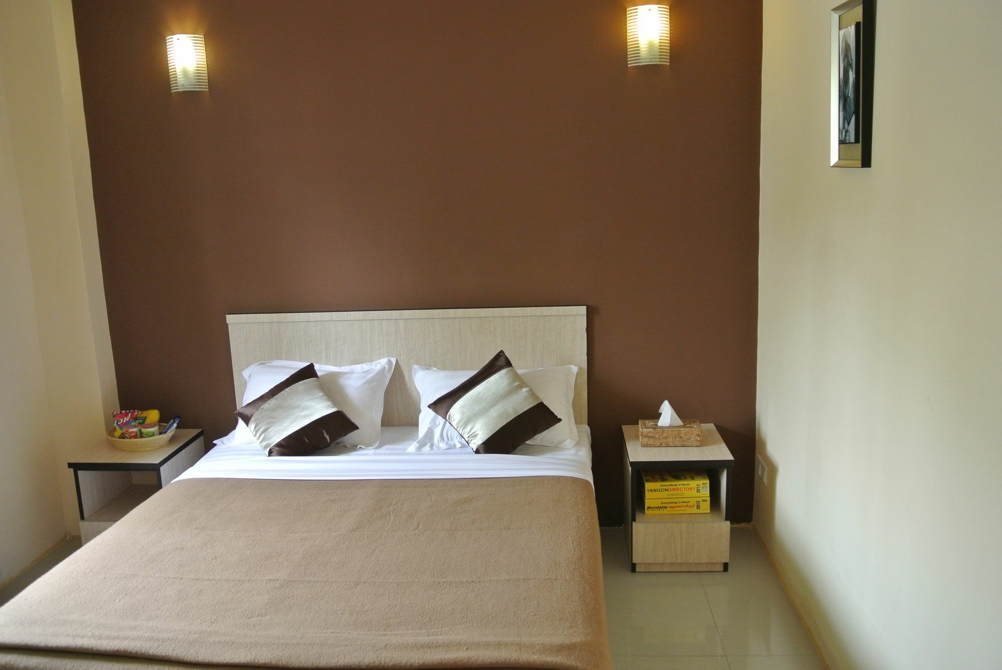 Hotel 72 Rangoon Buitenkant foto