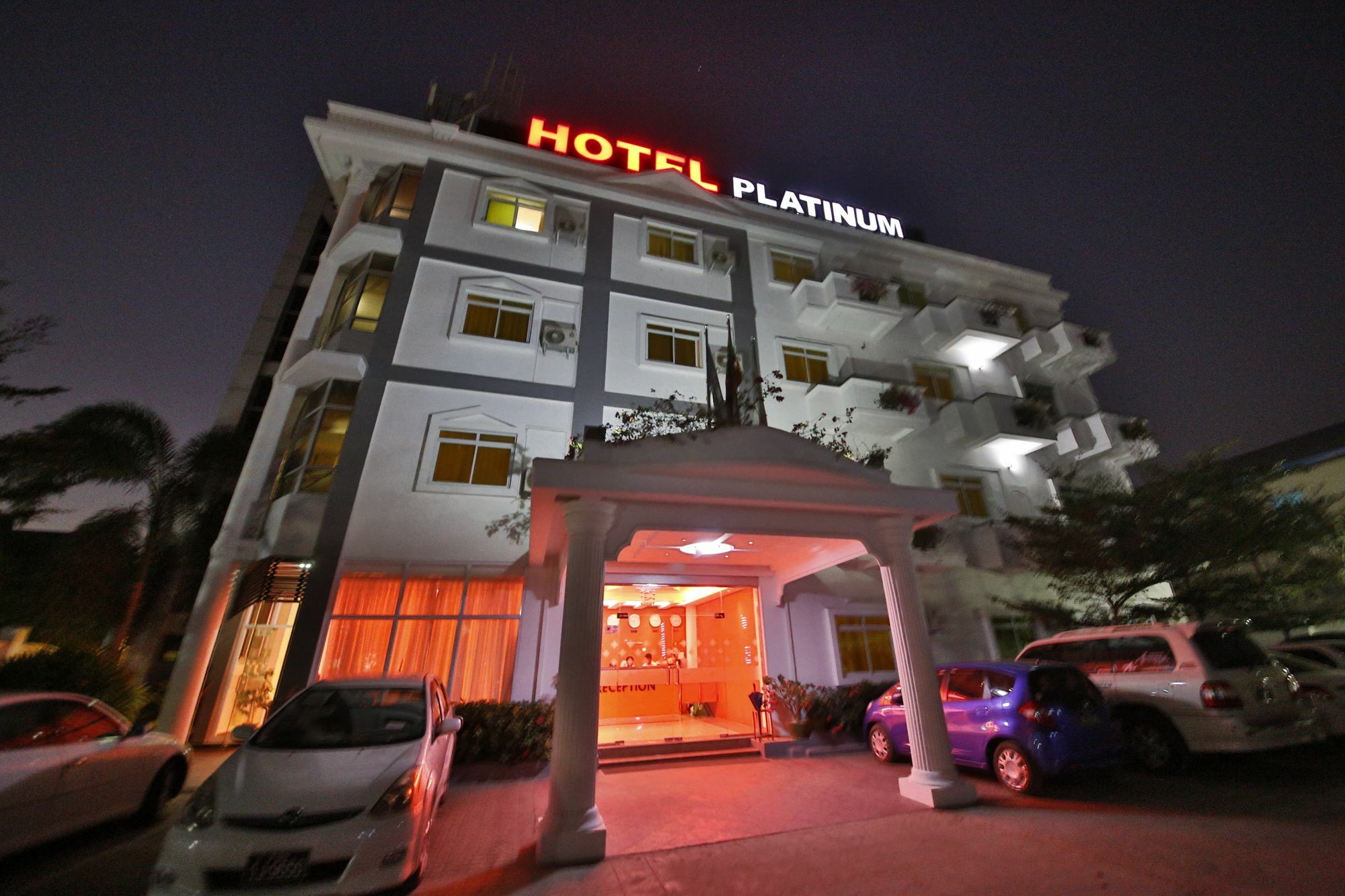Hotel 72 Rangoon Buitenkant foto